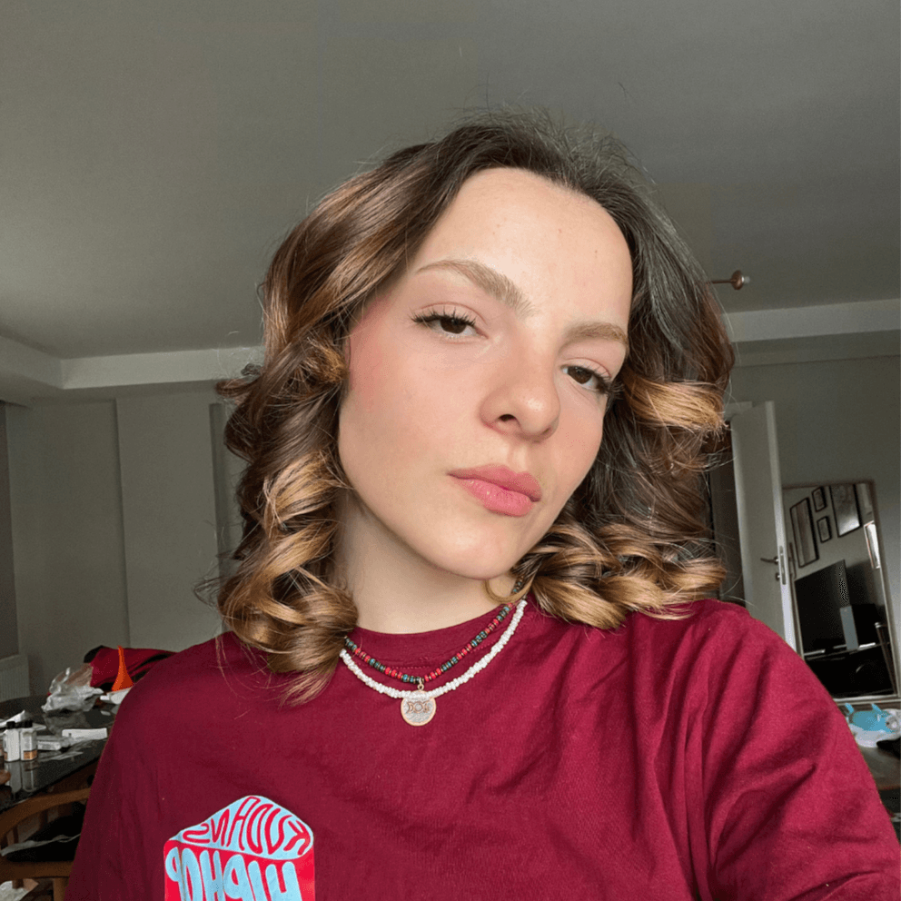Zeynep Özveri - Social Media Coordinator